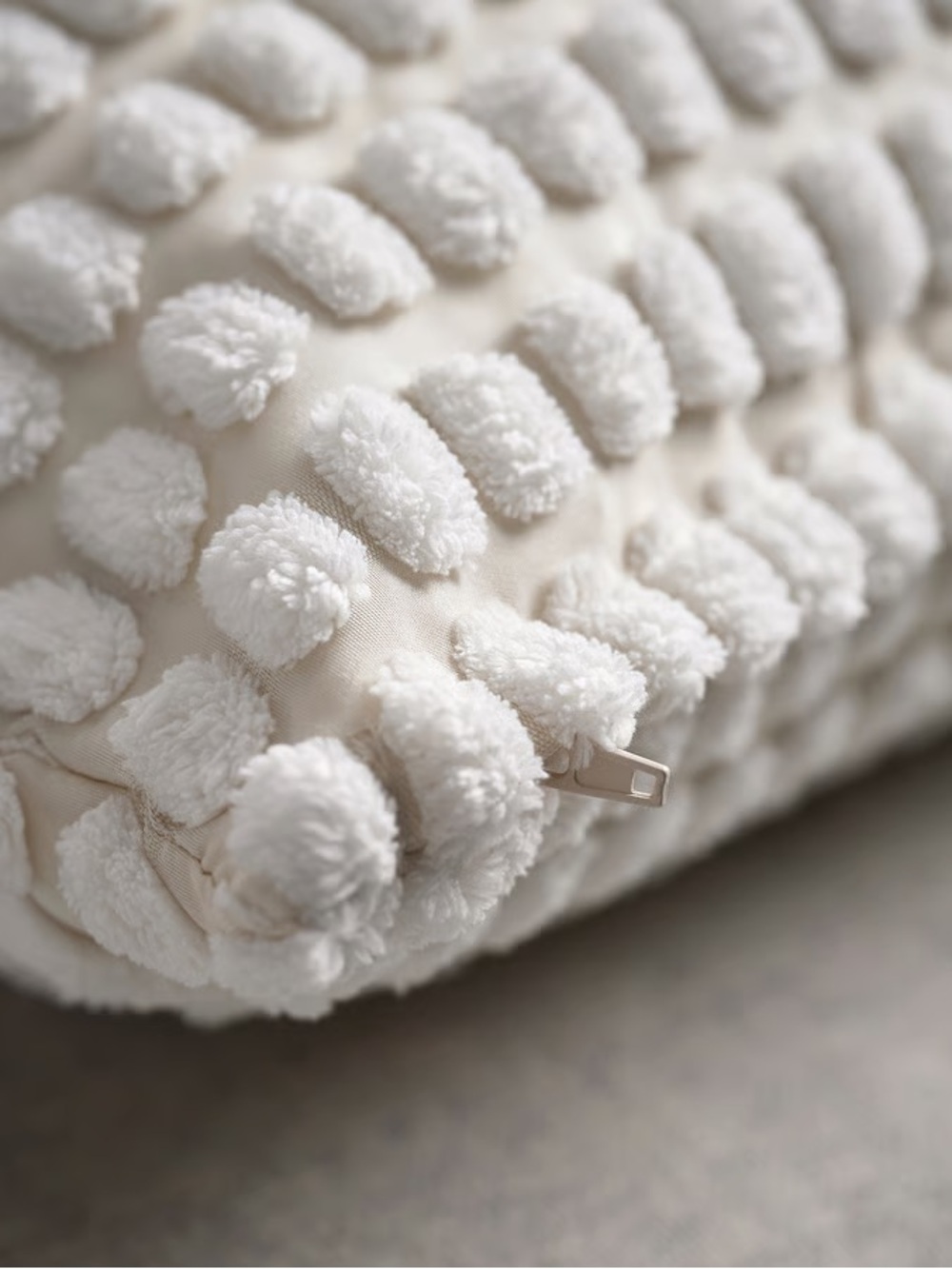 White Cotton Comforter Full/Queen Set with Off White Decorative Cushion Covers - Picture 7 of 10